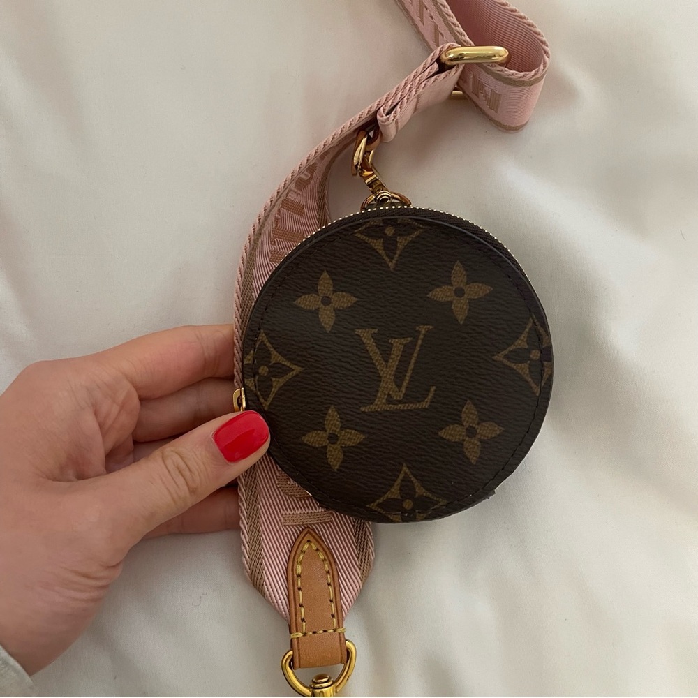 MUST GO LOUIS VUITTON MULTI-POCHETTE! - Picture 8 of 11